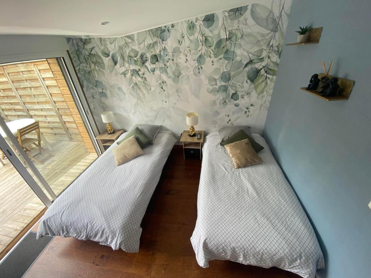 Studio 8 Sancourt  Luaran gambar